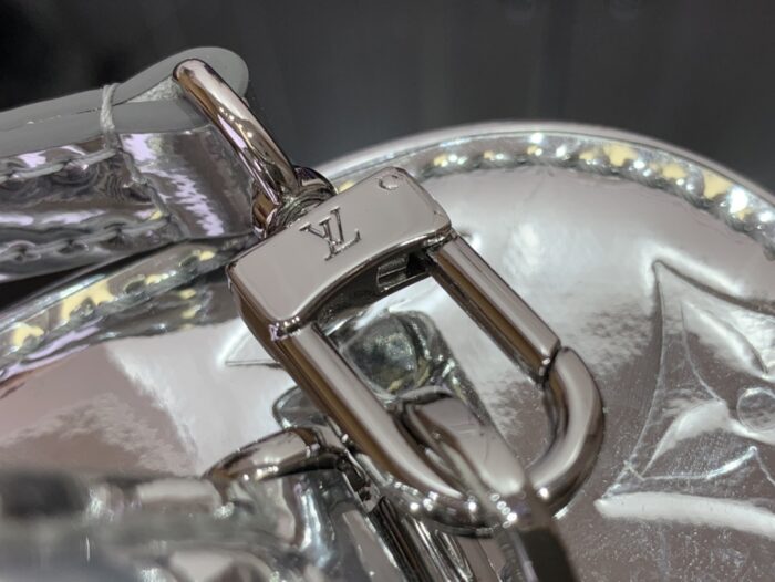 루이비통 베니티 체인 파우치 M26097 실버 레플리카 미러급 SA급 S급 고퀄리티 최상급 하이엔드 가방 [여성] 8