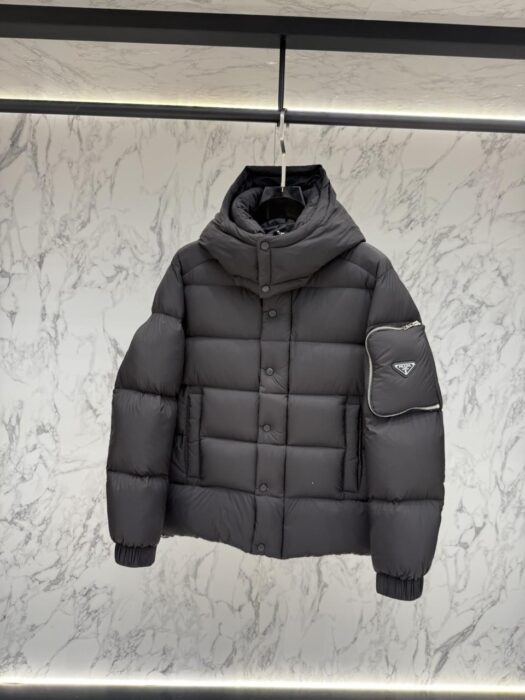 프라다 포켓로고 구스다운 후드 패딩 자켓 레플리카 미러급 SA급 S급 고퀄리티 하이엔드 최상급 의류 [남성] 4