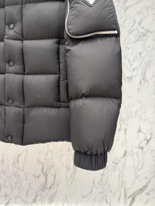 프라다 포켓로고 구스다운 후드 패딩 자켓 레플리카 미러급 SA급 S급 고퀄리티 하이엔드 최상급 의류 [남성] 6