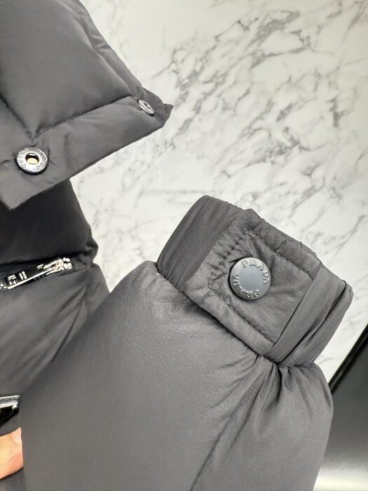 프라다 포켓로고 구스다운 후드 패딩 자켓 레플리카 미러급 SA급 S급 고퀄리티 하이엔드 최상급 의류 [남성] 9