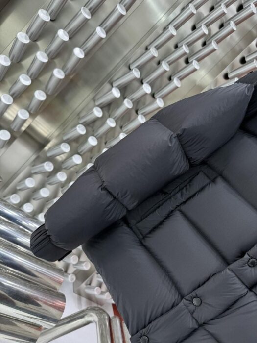 프라다 포켓로고 구스다운 후드 패딩 자켓 레플리카 미러급 SA급 S급 고퀄리티 하이엔드 최상급 의류 [남성] 11