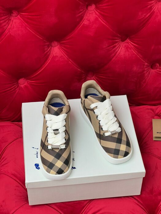 버버리 박스 스니커즈 레플리카 미러급 SA급 S급 고퀄리티 최상급 하이엔드 신발 [남성여성공용] 3