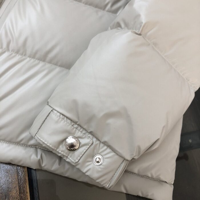 프라다 메탈 플레이트 다운 패딩 자켓 레플리카 미러급 SA급 S급 고퀄리티 하이엔드 최상급 의류 [남성] 8