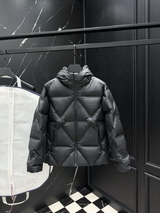 프라다 트라이앵글 엠보 다운 패딩 자켓 레플리카 미러급 SA급 S급 고퀄리티 하이엔드 최상급 의류 [남성] 6