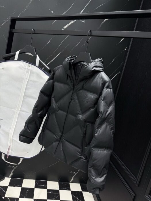 프라다 트라이앵글 엠보 다운 패딩 자켓 레플리카 미러급 SA급 S급 고퀄리티 하이엔드 최상급 의류 [남성] 7