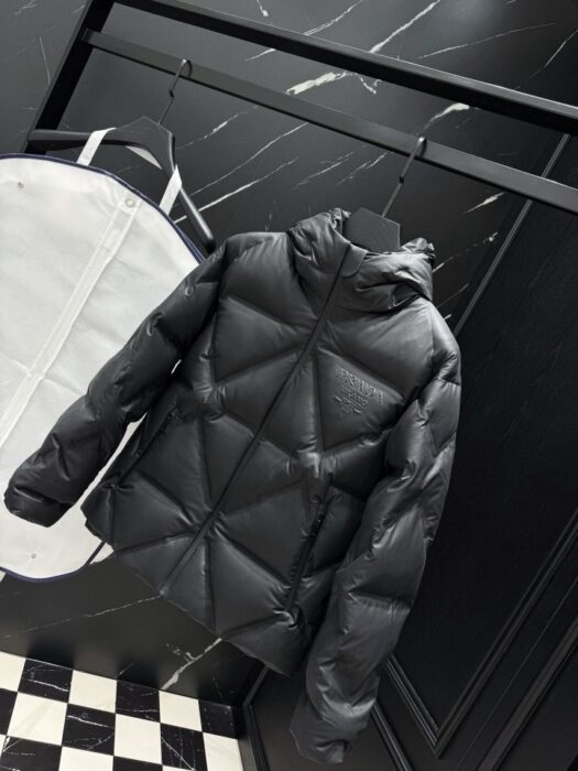 프라다 트라이앵글 엠보 다운 패딩 자켓 레플리카 미러급 SA급 S급 고퀄리티 하이엔드 최상급 의류 [남성] 8