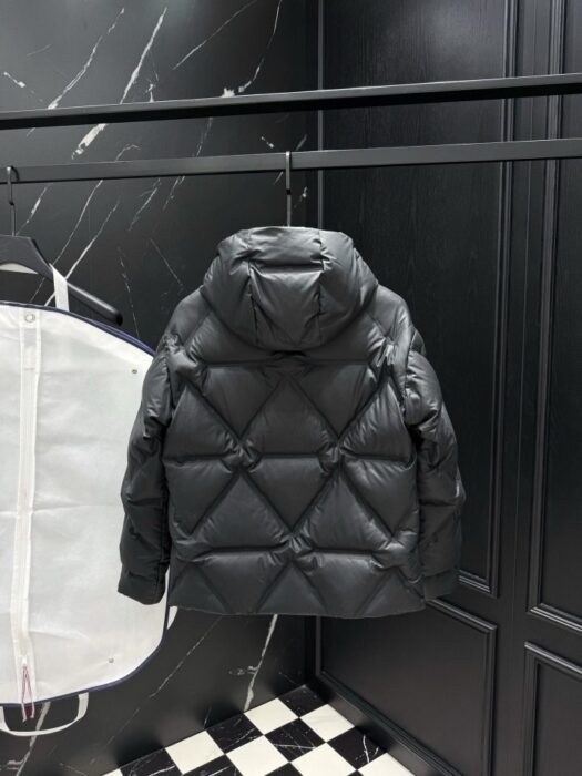 프라다 트라이앵글 엠보 다운 패딩 자켓 레플리카 미러급 SA급 S급 고퀄리티 하이엔드 최상급 의류 [남성] 9