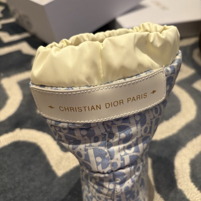 디올알프스 디올 프로스트 앵클 부츠 디올 오블리크 퀼티드 나일론 샴브레이 블루 에크루 레플리카 미러급 SA급 S급 고퀄리티 최상급 하이엔드 신발 [여성] 10