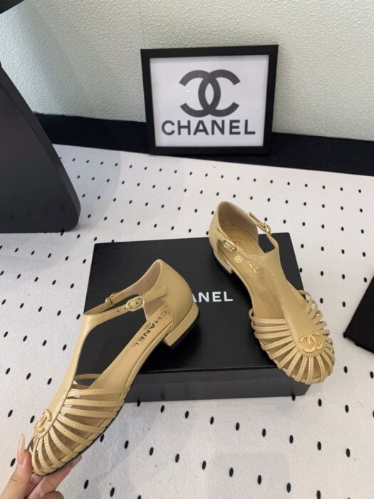 샤넬 인터로킹 CC T스트랩 샌들 레플리카 미러급 SA급 S급 고퀄리티 최상급 하이엔드 신발 [여성] 4
