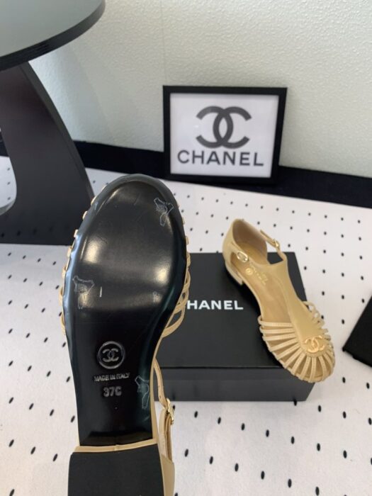 샤넬 인터로킹 CC T스트랩 샌들 레플리카 미러급 SA급 S급 고퀄리티 최상급 하이엔드 신발 [여성] 8