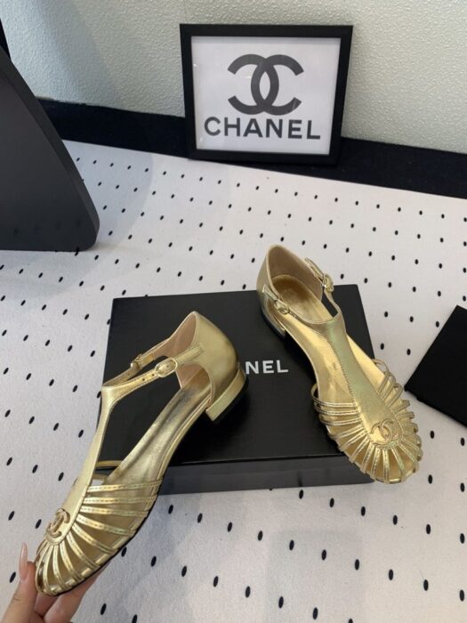 샤넬 인터로킹 CC T스트랩 샌들 레플리카 미러급 SA급 S급 고퀄리티 최상급 하이엔드 신발 [여성] 4