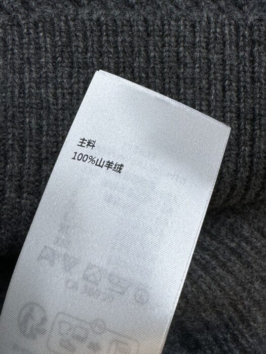루이비통 엠브로이더드 시그니처 캐시미어 가디건 레플리카 미러급 SA급 S급 고퀄리티 하이엔드 최상급 의류 [남성여성공용] 9
