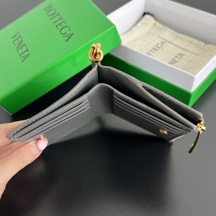 보테가베네타 솔스티스 스몰 반지갑 그레이 788055 레플리카 미러급 SA급 S급 고퀄리티 최상급 하이엔드 지갑 [남성여성공용] 3