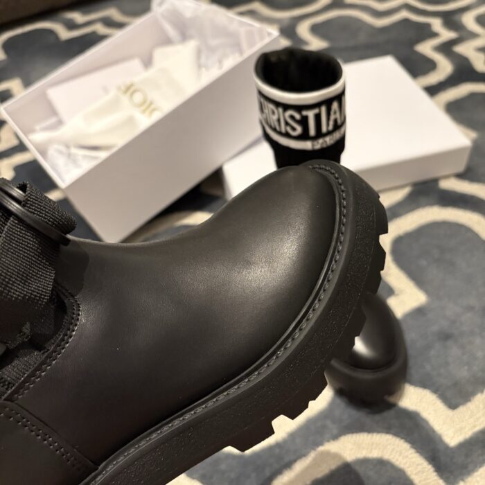 디올 D-메이저 앵클 부츠 카프스킨 앤 테크니컬 니트 블랙 레플리카 미러급 SA급 S급 고퀄리티 최상급 하이엔드 신발 [여성] 10