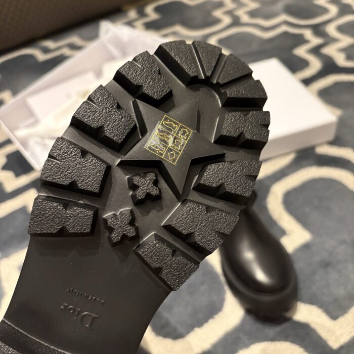 디올 D-메이저 앵클 부츠 카프스킨 앤 테크니컬 니트 블랙 레플리카 미러급 SA급 S급 고퀄리티 최상급 하이엔드 신발 [여성] 11