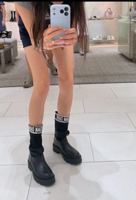 디올 D-메이저 앵클 부츠 카프스킨 앤 테크니컬 니트 블랙 레플리카 미러급 SA급 S급 고퀄리티 최상급 하이엔드 신발 [여성]