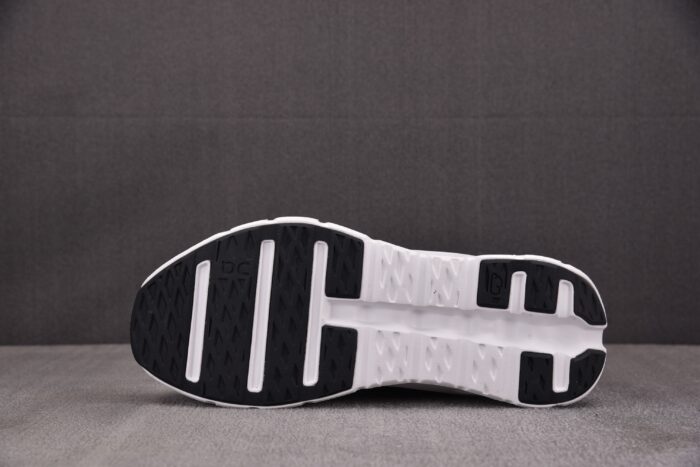 로에베 On x LOEWE 클라우드 틸트 2.0 블랙 화이트레플리카 미러급 SA급 S급 고퀄리티 최상급 하이엔드 신발 [남성여성공용] 4