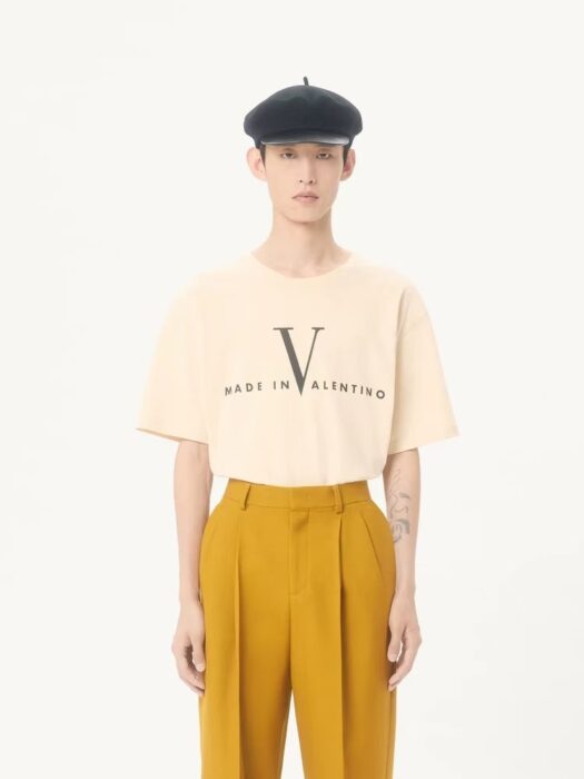 발렌티노 'Made In Valentino' 프린트 코튼 티셔츠 레플리카 미러급 SA급 S급 고퀄리티 하이엔드 최상급 의류 [남성여성공용] 2