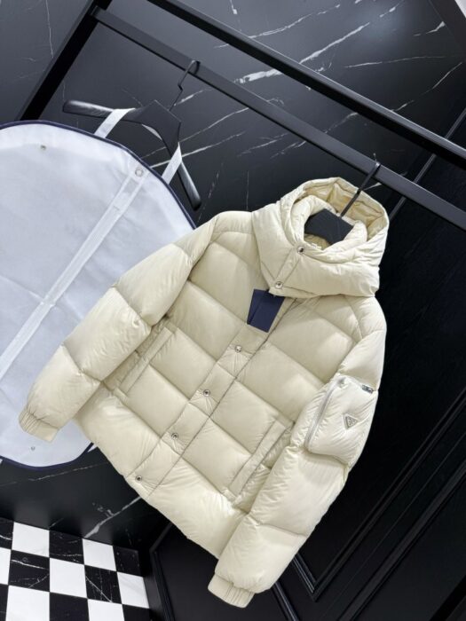 프라다 지퍼 포켓 다운 패딩 자켓 레플리카 미러급 SA급 S급 고퀄리티 하이엔드 최상급 의류 [남성] 4