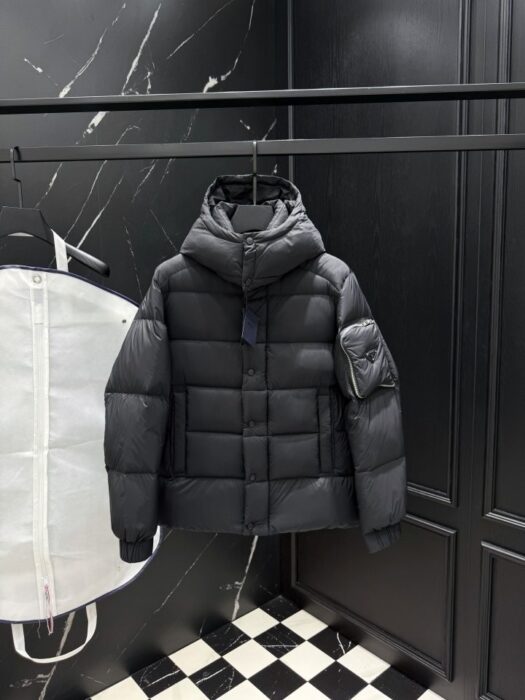 프라다 지퍼 포켓 다운 패딩 자켓 레플리카 미러급 SA급 S급 고퀄리티 하이엔드 최상급 의류 [남성] 6
