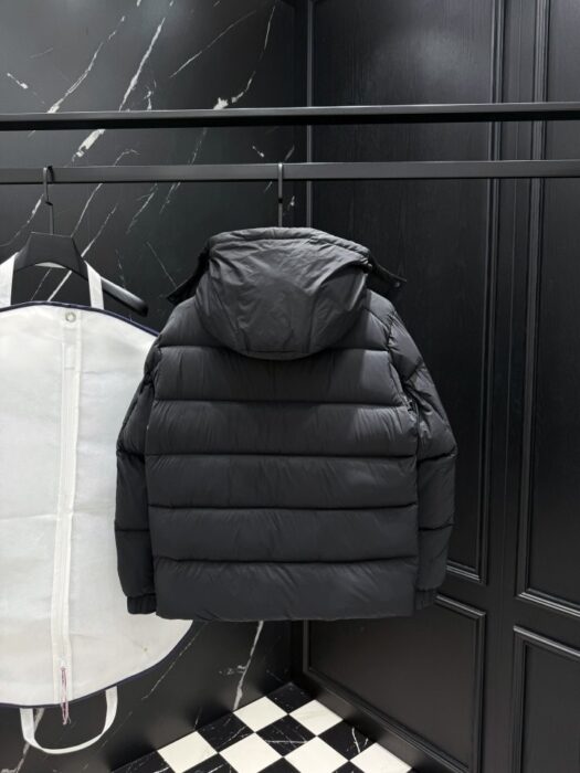 프라다 지퍼 포켓 다운 패딩 자켓 레플리카 미러급 SA급 S급 고퀄리티 하이엔드 최상급 의류 [남성] 9