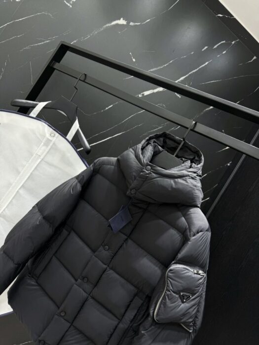 프라다 지퍼 포켓 다운 패딩 자켓 레플리카 미러급 SA급 S급 고퀄리티 하이엔드 최상급 의류 [남성] 10