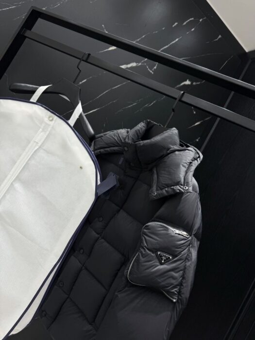 프라다 지퍼 포켓 다운 패딩 자켓 레플리카 미러급 SA급 S급 고퀄리티 하이엔드 최상급 의류 [남성] 12