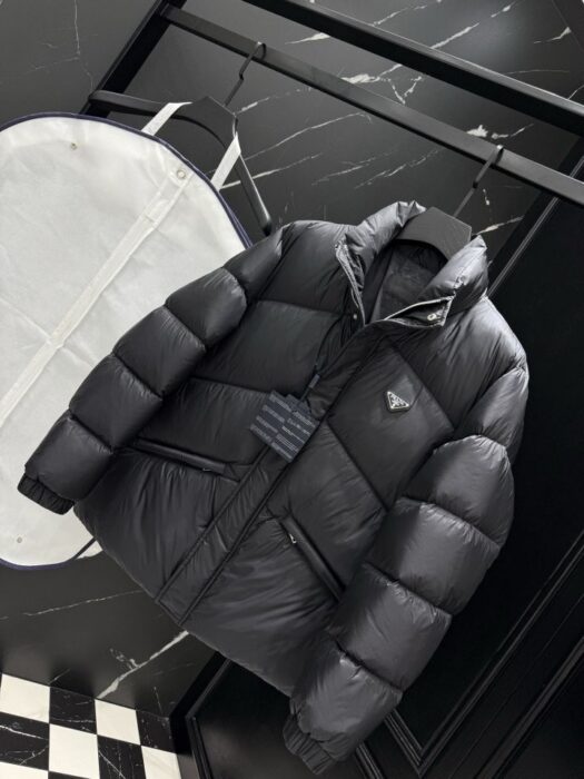 프라다 메탈 플레이트 다운 패딩 자켓 레플리카 미러급 SA급 S급 고퀄리티 하이엔드 최상급 의류 [남성] 5