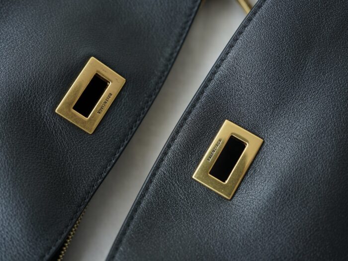 발렌시아가 로데오 슬링 포쉐트 블랙 레플리카 미러급 SA급 S급 고퀄리티 최상급 하이엔드 가방 [여성] 7