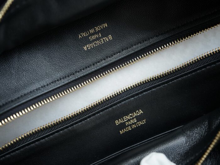 발렌시아가 로데오 슬링 포쉐트 블랙 레플리카 미러급 SA급 S급 고퀄리티 최상급 하이엔드 가방 [여성] 14