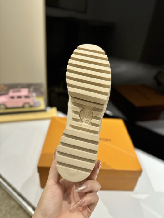 루이비통 로리엇 플랫폼 데저트 부츠 레플리카 미러급 SA급 S급 고퀄리티 최상급 하이엔드 신발 [여성] 9