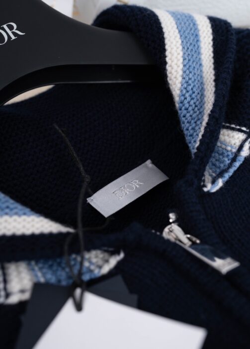 디올 은방울꽃 바시티 가디건 레플리카 미러급 SA급 S급 고퀄리티 하이엔드 최상급 의류 [남성여성공용] 22