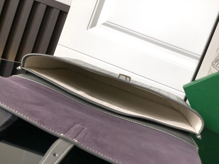 고야드 쿠르지에 메신저백 그레이 레플리카 미러급 SA급 S급 고퀄리티 최상급 하이엔드 가방 [남성여성공용] 3