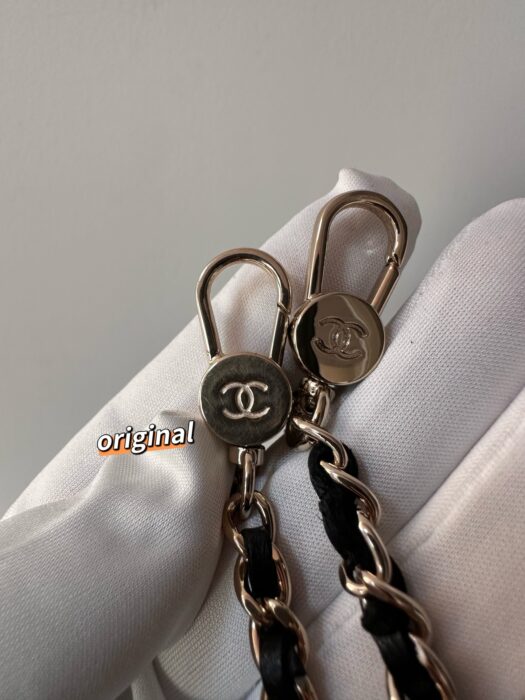 샤넬 클래식 후크 달린 미니백 램스킨 골드 메탈 블랙  레플리카 미러급 SA급 S급 고퀄리티 최상급 하이엔드 가방 [여성] 8