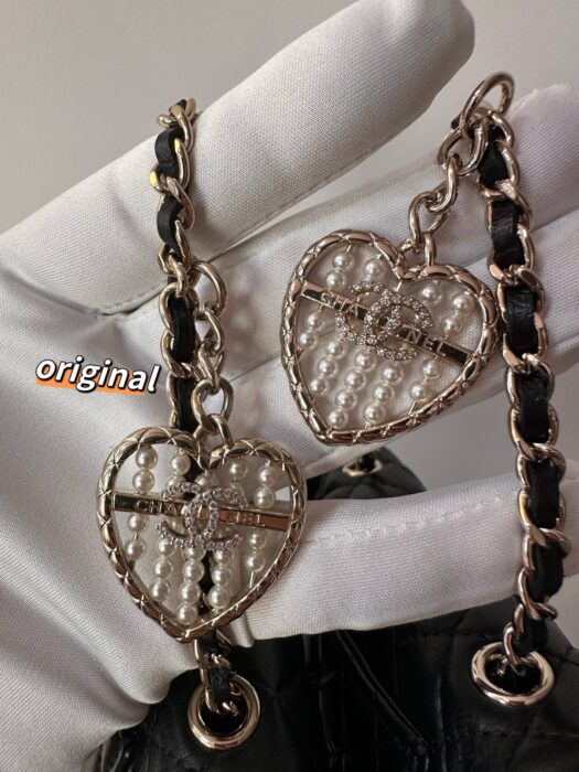 샤넬 클래식 후크 달린 미니백 램스킨 골드 메탈 블랙  레플리카 미러급 SA급 S급 고퀄리티 최상급 하이엔드 가방 [여성] 9