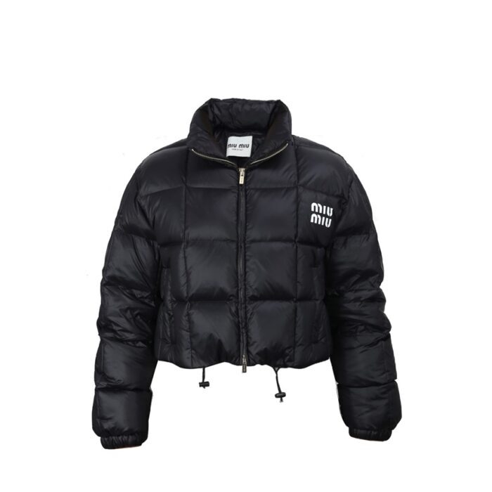 미우미우 클래식 로고 나일론 크롭 숏패딩 레플리카 미러급 SA급 S급 고퀄리티 하이엔드 최상급 의류 [여성] 12