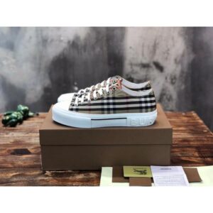 버버리 스니커즈 레플리카 미러급 SA급 S급 고퀄리티 최상급 하이엔드 신발 [남성]