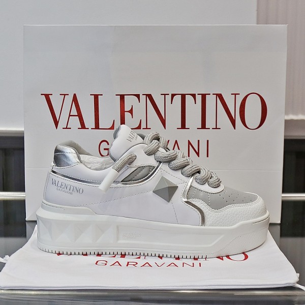 발렌티노 원스터드 XL V 로고 운동화 레플리카 미러급 SA급 S급 고퀄리티 최상급 하이엔드 신발 [남성여성공용]