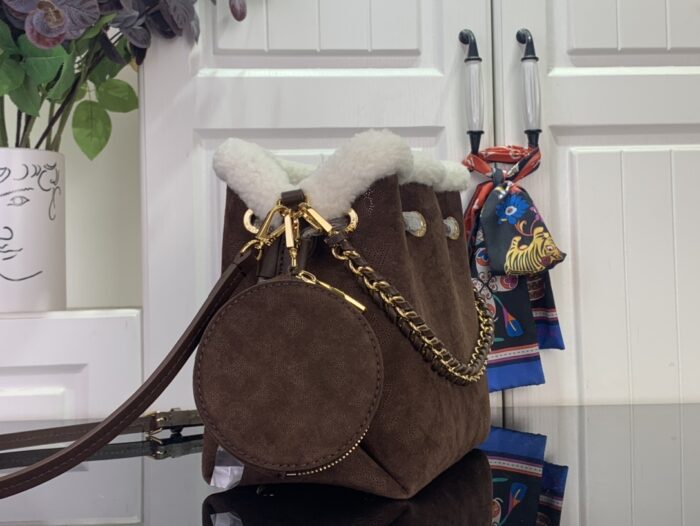 루이비통 벨라 스웨이드 M26684 다크 브라운 레플리카 미러급 SA급 S급 고퀄리티 최상급 하이엔드 가방 [여성] 5