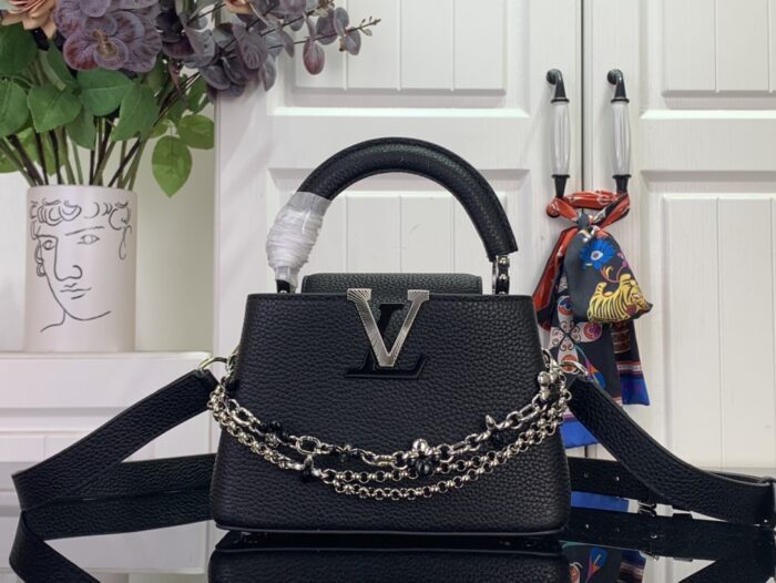 루이비통 카퓌신 미니 M26351 블랙 레플리카 미러급 SA급 S급 고퀄리티 최상급 하이엔드 가방 [여성]