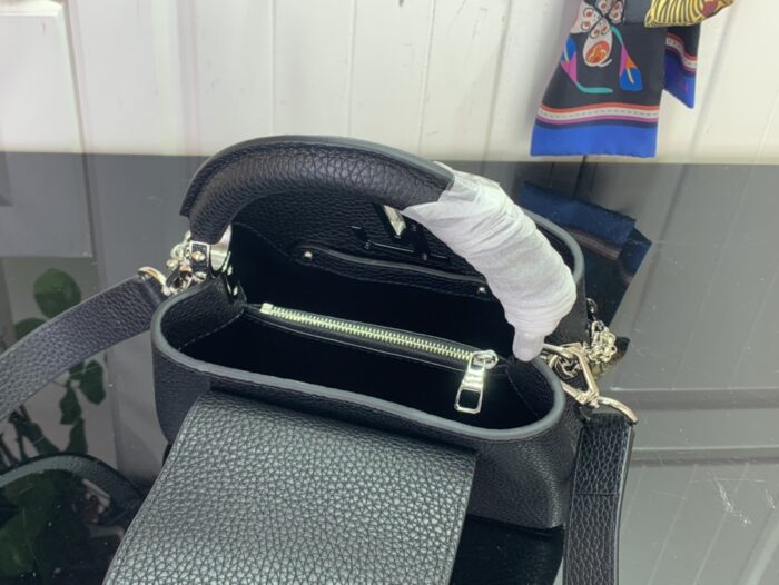 루이비통 카퓌신 미니 M26351 블랙 레플리카 미러급 SA급 S급 고퀄리티 최상급 하이엔드 가방 [여성] 3