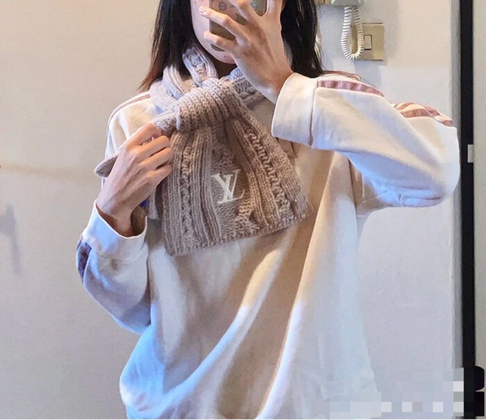 루이비통 온리 LV 미니 케이블 스카프 그레이 양털100% 레플리카 미러급 SA급 S급 고퀄리티 최상급 하이엔드 악세사리 [남성여성공용]