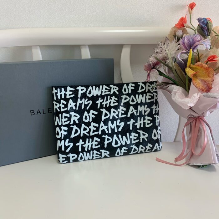 발렌시아가 그래피티 파우치 블랙 화이트 양가죽 레플리카 미러급 SA급 S급 고퀄리티 최상급 하이엔드 가방 [남성여성공용] 3