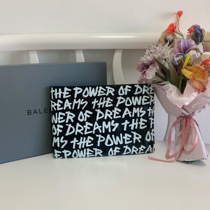 발렌시아가 그래피티 파우치 블랙 화이트 양가죽 레플리카 미러급 SA급 S급 고퀄리티 최상급 하이엔드 가방 [남성여성공용]