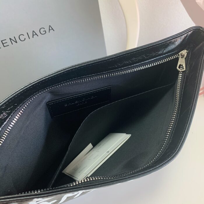 발렌시아가 그래피티 파우치 블랙 화이트 양가죽 레플리카 미러급 SA급 S급 고퀄리티 최상급 하이엔드 가방 [남성여성공용] 9