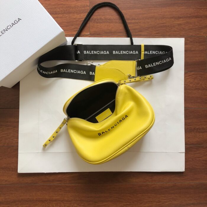 발렌시아가 모노그램 크로스백 옐로우 레플리카 미러급 SA급 S급 고퀄리티 최상급 하이엔드 가방 [남성여성공용] 4