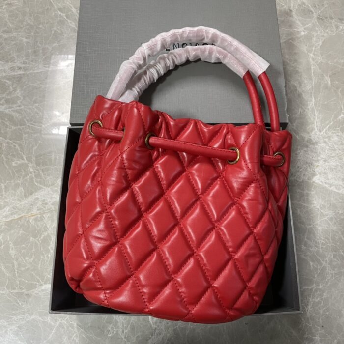 발렌시아가 B 퀼팅 버킷백 레드 양가죽 레플리카 미러급 SA급 S급 고퀄리티 최상급 하이엔드 가방 [여성] 2