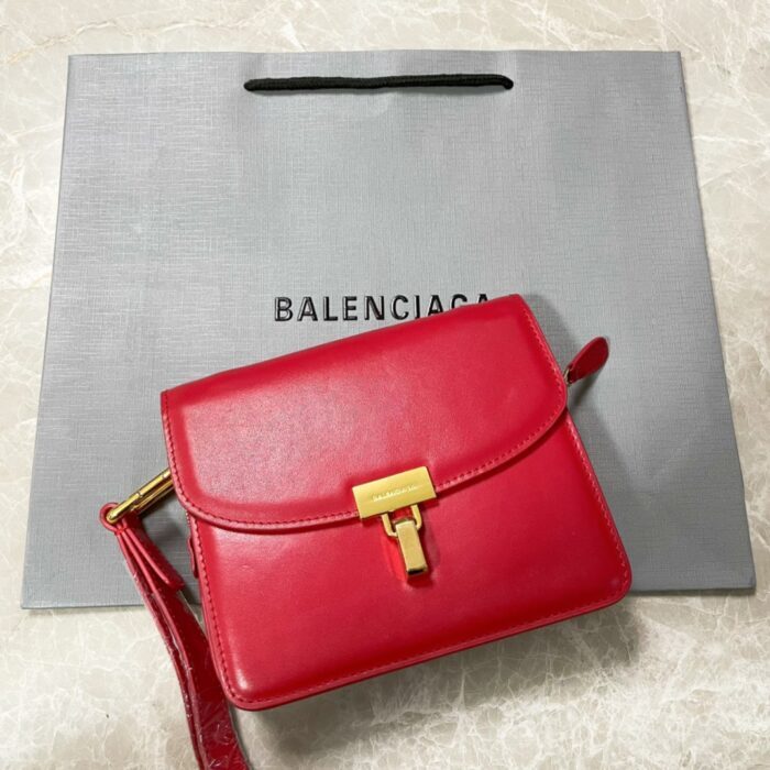 발렌시아가 양가죽 스퀘어 백 레드 레플리카 미러급 SA급 S급 고퀄리티 최상급 하이엔드 가방 [여성] 5