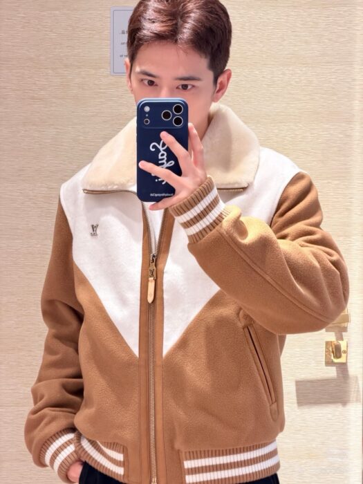 루이비통 모노그램 블루종 위드 시어링 칼라 자켓 1AJBCQ 레플리카 미러급 SA급 S급 고퀄리티 하이엔드 최상급 의류 [남성여성공용]