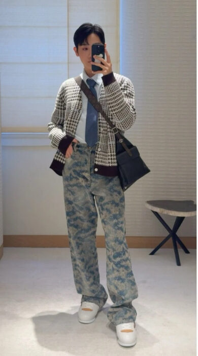 루이비통 텍스처드 플래이드 가디건 멀티컬러 1AJBSP 레플리카 미러급 SA급 S급 고퀄리티 하이엔드 최상급 의류 [남성여성공용]